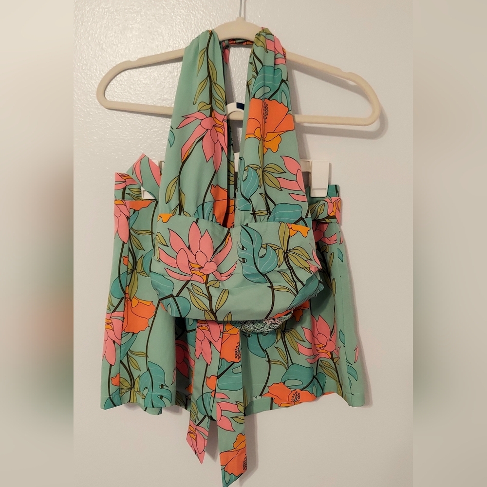 Molly Bracken Floral Halter Top And Shorts Set - Picture 10 of 13